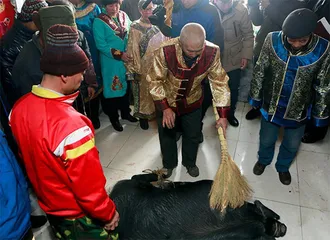 Xibo "Xili Mom" believes in customs: a long rope2