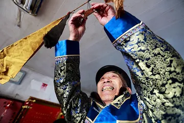 Xibo "Xili Mom" believes in customs: a long rope6