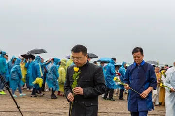 Xibo people do not worship gods and sacrifice to Karen on the Western Migration Festival9