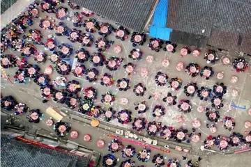 Dong folk activity "Moon Festival"10