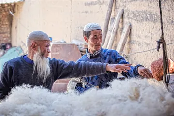 Dongxiang nationality felt rolling skills4