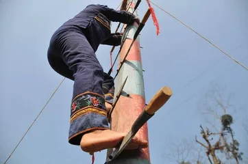 What are the customs of the Lisu traditional festivals?2