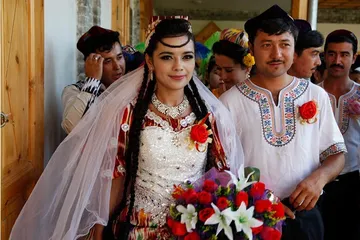 Unique Uyghur wedding customs4