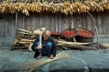 Tujia People's "Grass Cutting Boots"