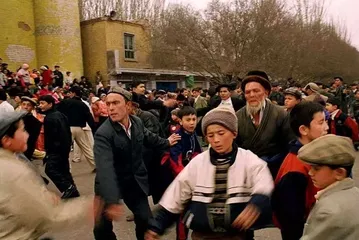 A nation who can sing and dance well--Uyghurs9