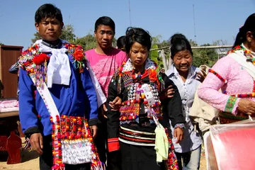 The living customs of the De 