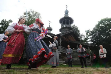 Folk customs of Russia in China6