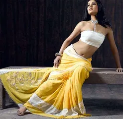 Traditional Indian custom: Beautiful women should not show their legs when wearing clothes12