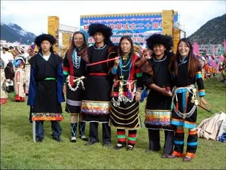 Traditional customs of the Lhoba people4