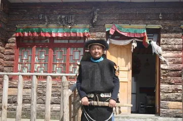 Traditional customs of the Lhoba people5