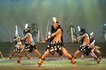 Traditional customs of the Lhoba people9