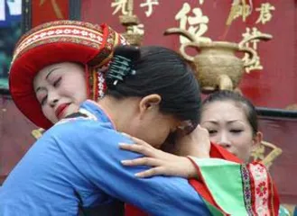 Traditional marriage custom in Sichuan: crying for marriage4