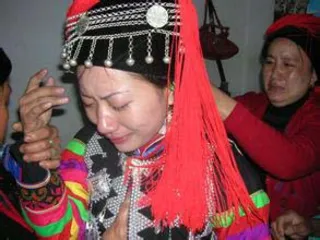 Traditional marriage custom in Sichuan: crying for marriage5