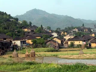 Living customs of Maonan people2