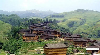 What are the customs and habits of the Zhuang nationality?