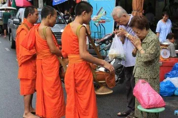 Thai customs3