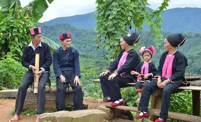 Traditional customs and habits of the Yao people9