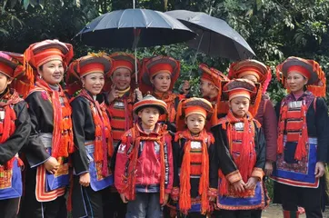 Traditional customs and habits of the Yao people13