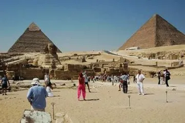 Ancient Egyptian pyramids and sphinxes and temples0