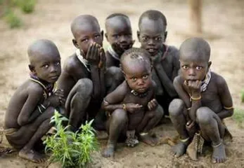 Evil custom: African women with 15 children are fed to crocodiles1