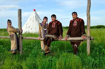 Traditional customs of the Ewenki people3