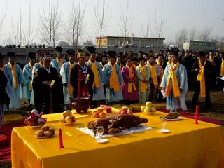 Korean traditional festival customs
