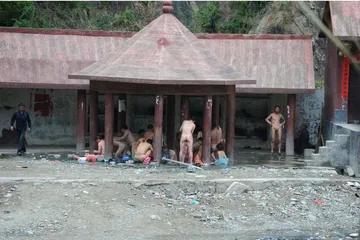 Rare folk nude bathing cultural customs in China-Real shot of nude bathing customs in Tanghe, Sanmenxia, Henan