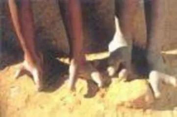 African primitive nomadic tribe lobster tribe-"only two toes"1