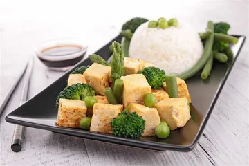 Why is tofu the first choice for weight loss? Look at how a 90-pound goddess eats1