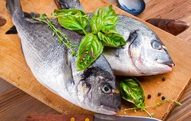 Braised silver carp head to relieve dryness and moisturize skin is perfect for autumn11