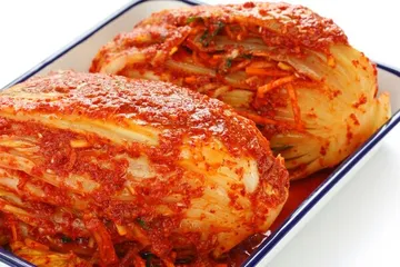 It's a lie to avoid eating to lose weight, but there are 5 foods that will make you lose weight