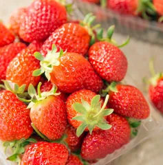 Valentine's Day homemade low-calorie dessert: strawberry chocolate