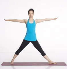How to do triangle stretching yoga (picture)