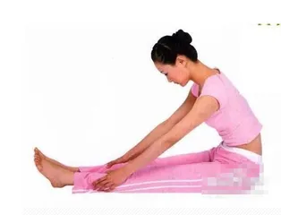 Front bend back stretching yoga stovepipe and back beauty (photo)2