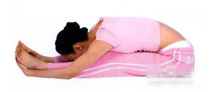Front bend back stretching yoga stovepipe and back beauty (photo)4
