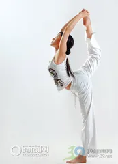 Yoga poses: One-legged balance pose3