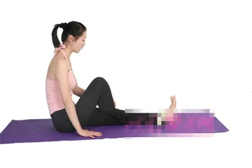 Chiropractic yoga movements correct the spine and reduce the belly (picture)2