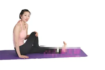Chiropractic yoga movements correct the spine and reduce the belly (picture)4
