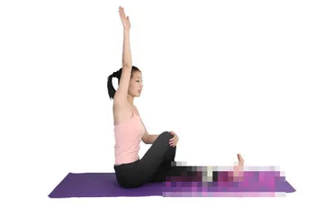 Chiropractic yoga movements correct the spine and reduce the belly (picture)5