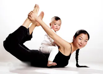 Do weight loss yoga with your baby, love your baby and love yourself (photo)3
