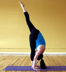4 yoga moves you must know to reduce your stomach (picture)3