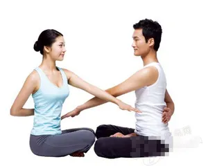 Couples yoga helps you and me get closer (photo)3