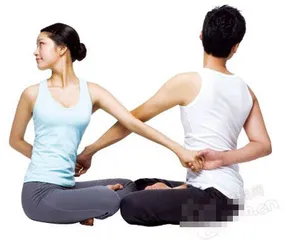 Couples yoga helps you and me get closer (photo)4