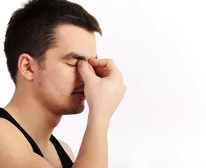 5 minutes of face-lifting yoga in the morning to create a small V face on camera (Photo)