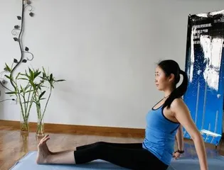 Thin belly yoga helps you lose your small belly (photo)