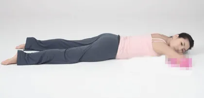 Practice yoga at home on May Day to ease your stomach (photo)8