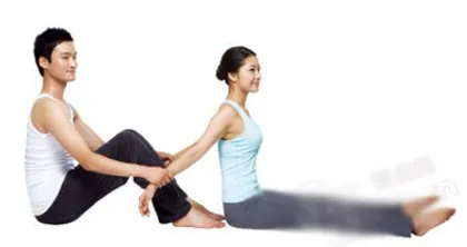Beautiful and beautiful yoga couple enjoys a good time on May Day (photo)5
