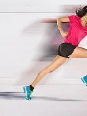 Simple yoga movements quickly shake off the waist of the bucket (picture)