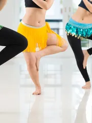 Simple yoga movements quickly shake off the waist of the bucket (picture)5