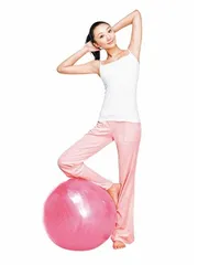Fitness ball yoga helps you get rid of fat all over your body (photo)1